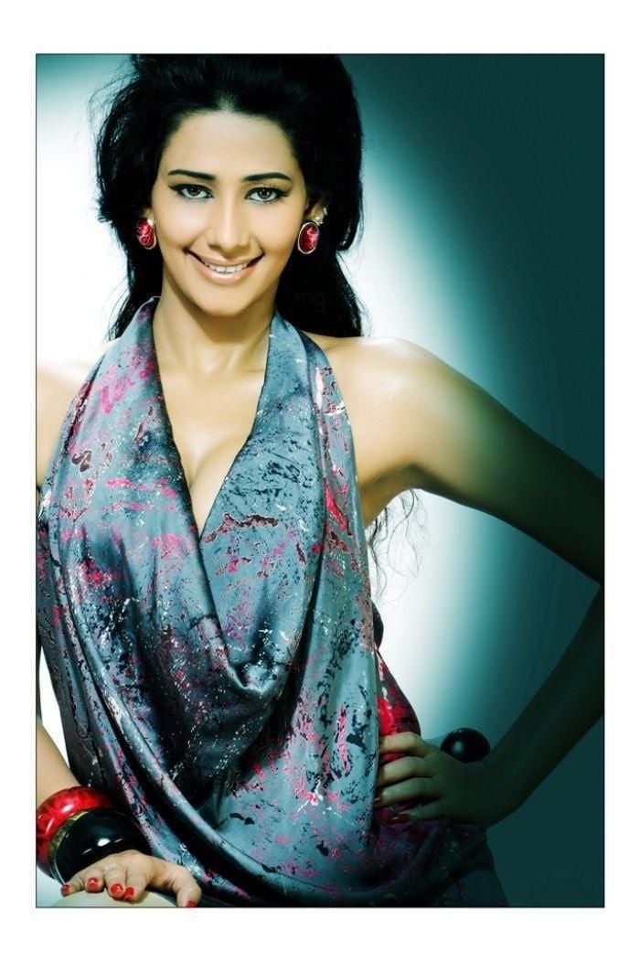 Sanjana Singh Hot Pictures