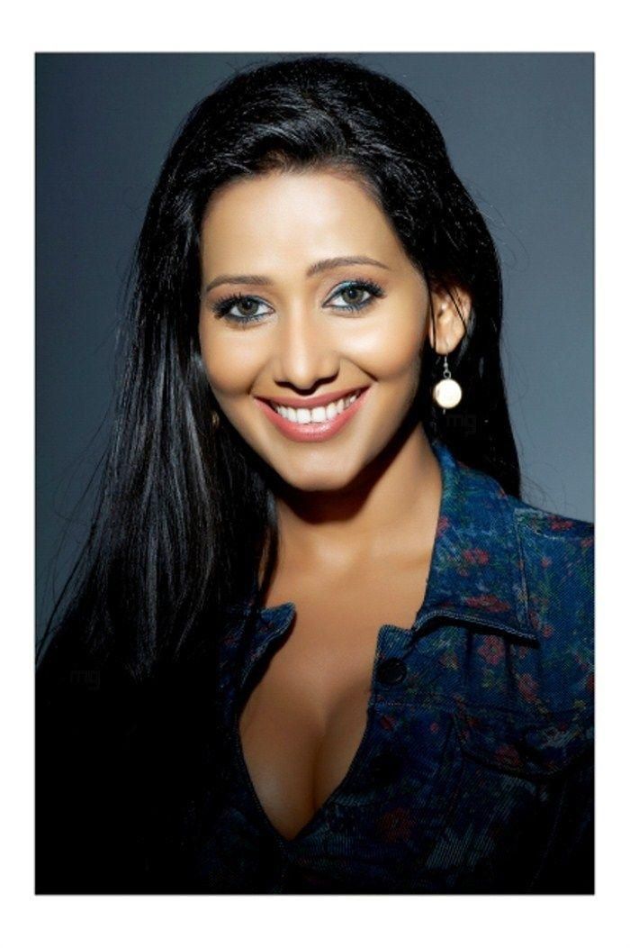 Sanjana Singh Hot Pictures