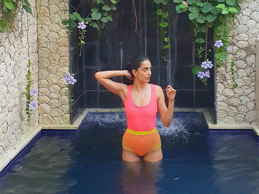 Sarah Jane Dias Beach Bikini Pictures will make you jealous!