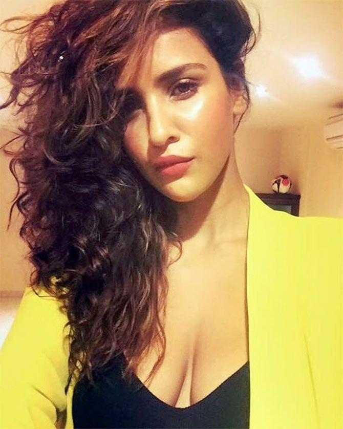 See Hot & Sexy Bikini Images Of Aisha Sharma Bold Photos Picture Gallery