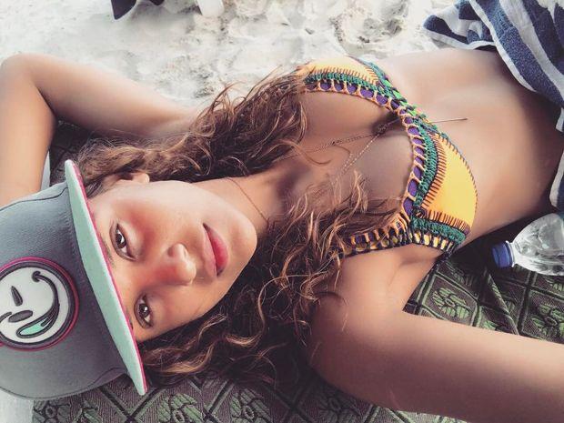 See Hot & Sexy Bikini Images Of Aisha Sharma Bold Photos Picture Gallery