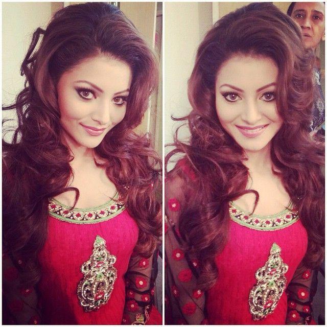 See Rare & Unseen Stunning pics of Urvashi Rautela too HOT!