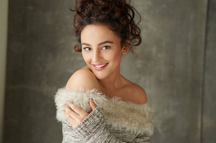 Seerat Kapoor Hot Navel Photoshoot