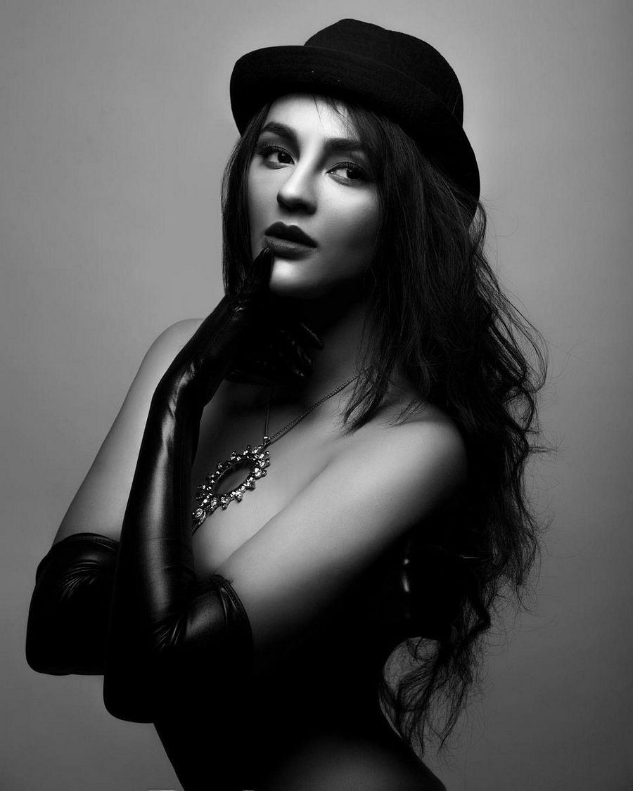 Seerat Kapoor Hot Navel Photoshoot