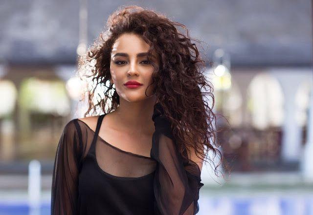 Seerat Kapoor Latest Hot Cleavage & Navel Show Stills