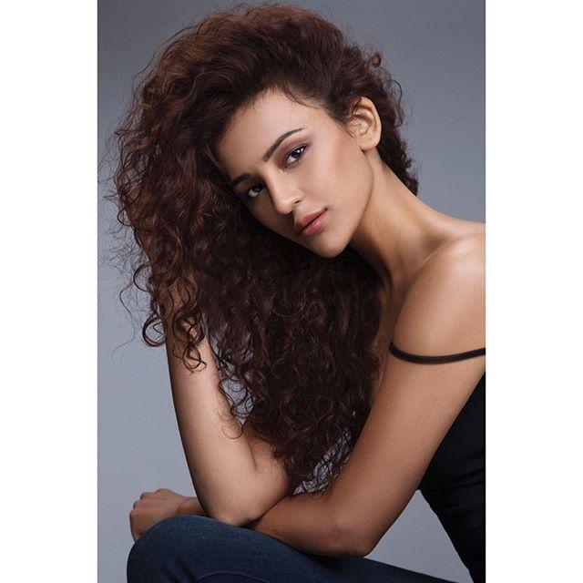 Seerat Kapoor Ultra Hot Photoshoot 2017
