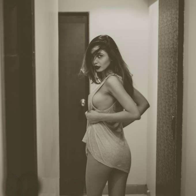 Sexy Model Dimple Chawla Latest Hot Photoshoot Stills