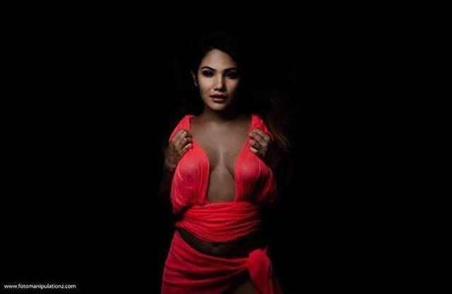 Sexy Model Riya Palekar Latest Hot Photo Gallery