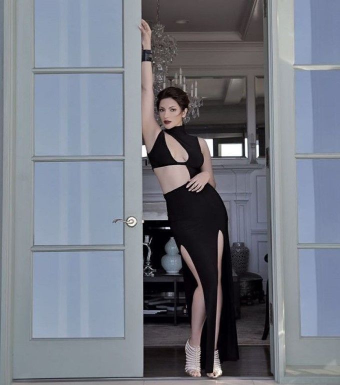 Shama Sikander Hot Sexy Photos