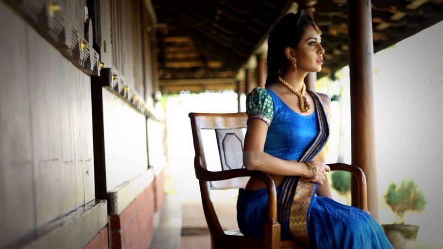 She's Something Special - Stunning sizzler Raiza Wilson!!