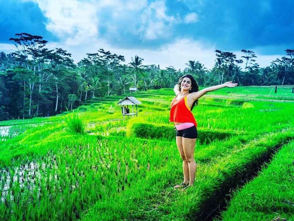 Shenaz Treasurywala Hot & Spicy UNSEEN Bikini Stills are too Hot to Handle!