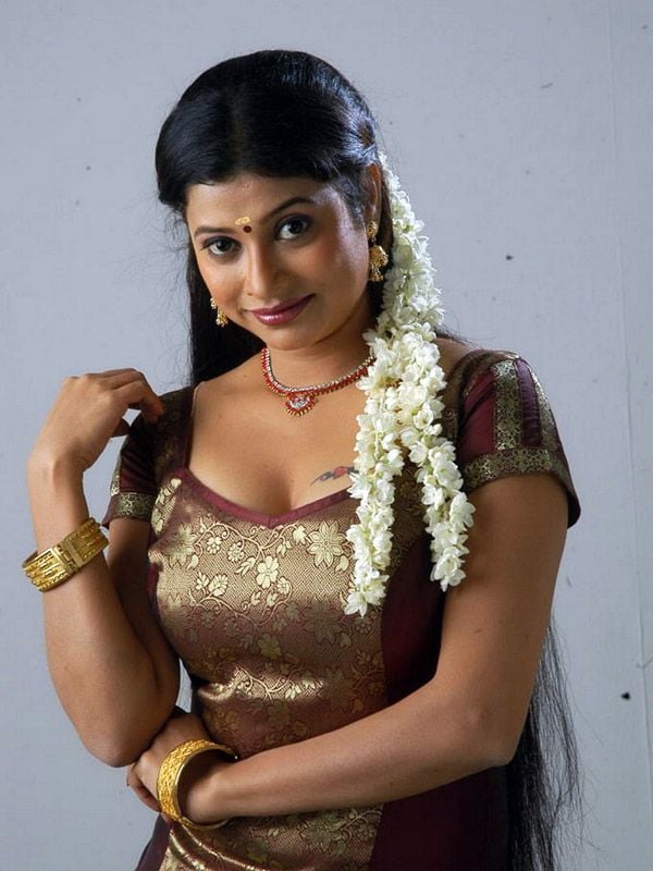 Shobana Naidu Hot & Spicy Photos