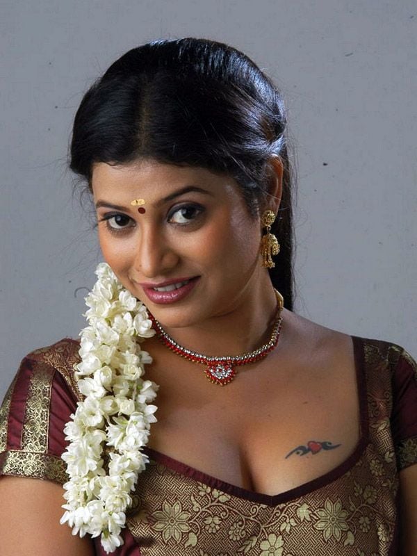 Shobana Naidu Hot & Spicy Photos