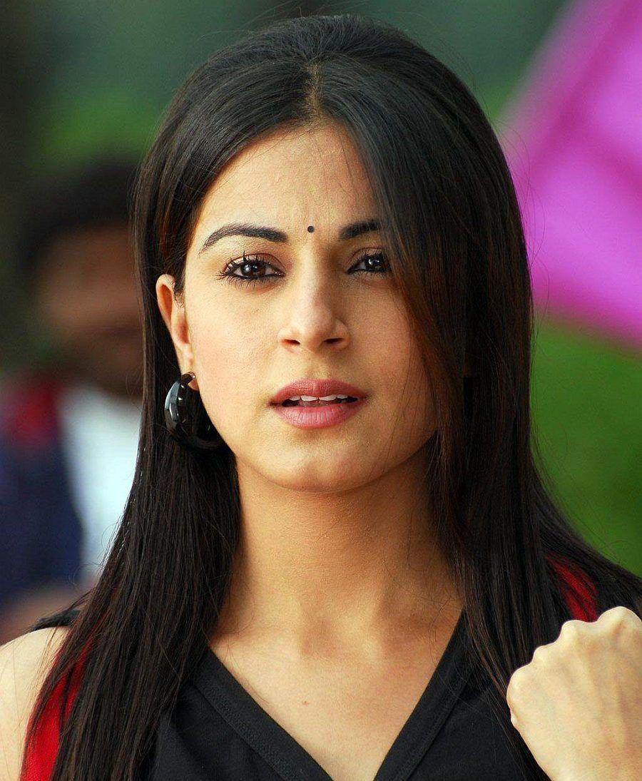 Pin by Sach mere yaar hai bas vahi py on Shraddha Arya | Beautiful indian  actress, Hair styles, Cute couples