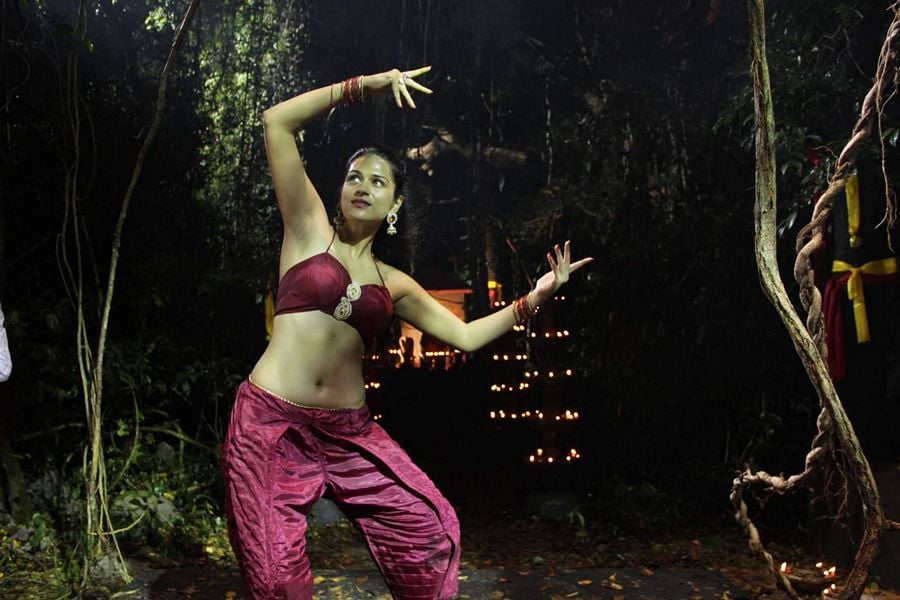 Shraddha Das Hot Sexy Photos