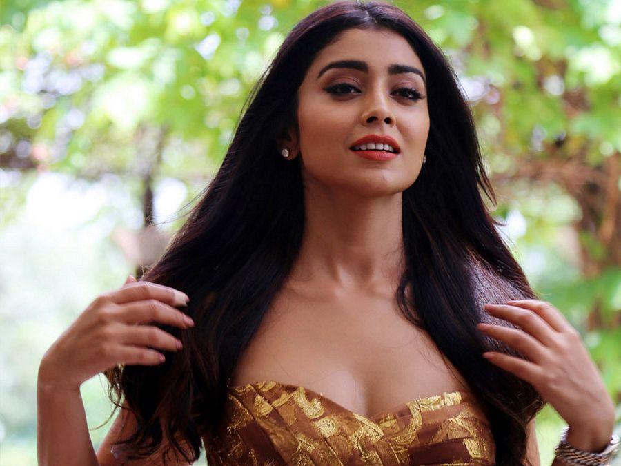 B'day Special: Shriya Saran Never SEEN Hot Photos Collections