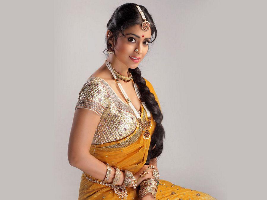 B'day Special: Shriya Saran Never SEEN Hot Photos Collections