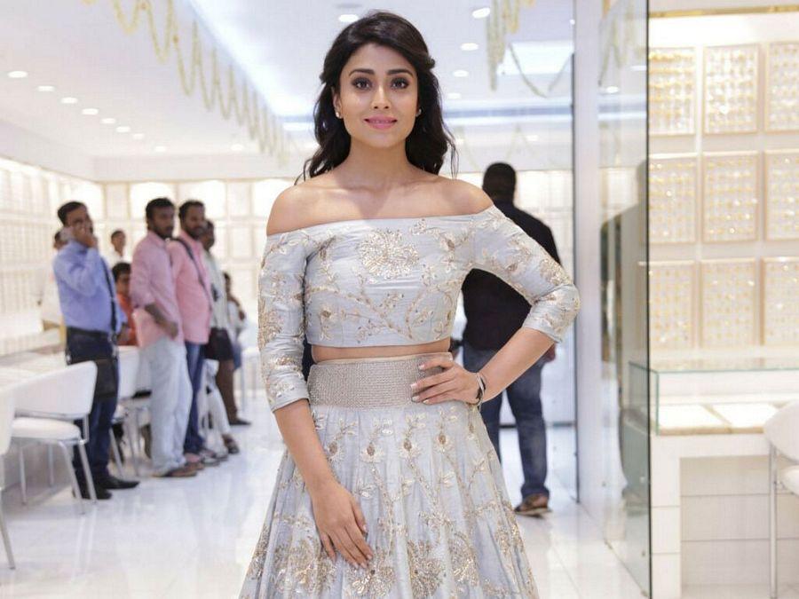 B'day Special: Shriya Saran Never SEEN Hot Photos Collections