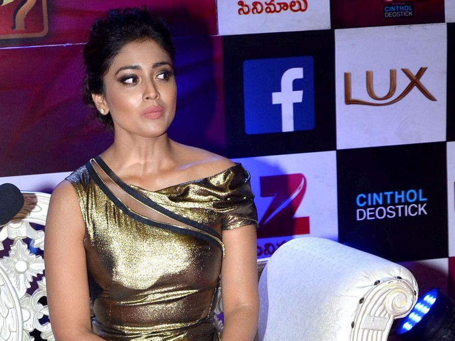 B'day Special: Shriya Saran Never SEEN Hot Photos Collections