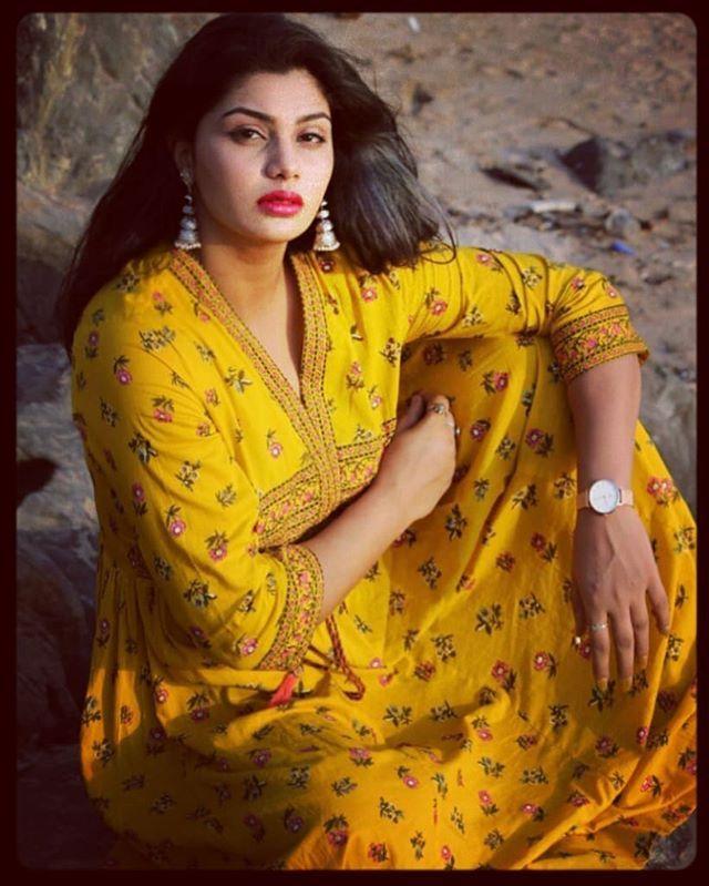 Shriya Victor raises the heat in a saree Photos