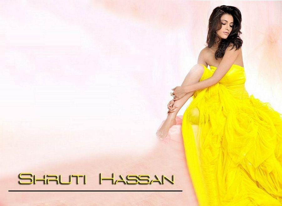 Shruti Haasan Latest Hot Photos