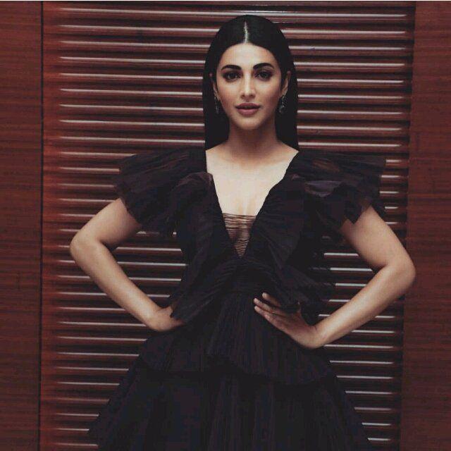 Shruti Haasan Latest Pics