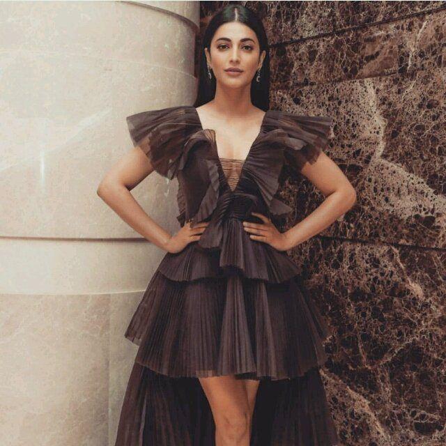 Shruti Haasan Latest Pics