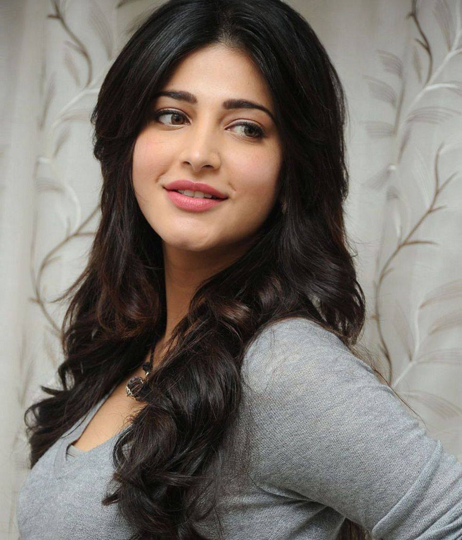 Shruti Haasan Navel Hot Photos