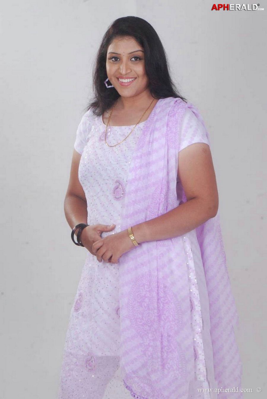 Side Actress Uma Aunty Hot Unseen Photos