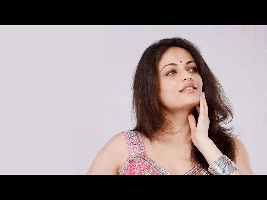 Sneha Ullal Hot & Spicy Photos Are Too Hot To Handle
