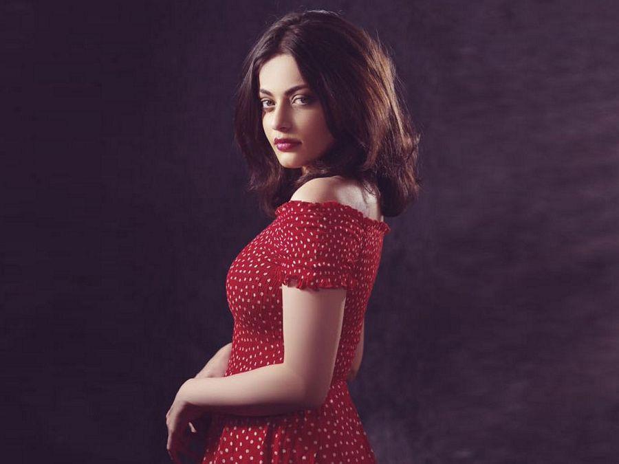 Sneha Ullal Hot & Spicy Photos Are Too Hot To Handle