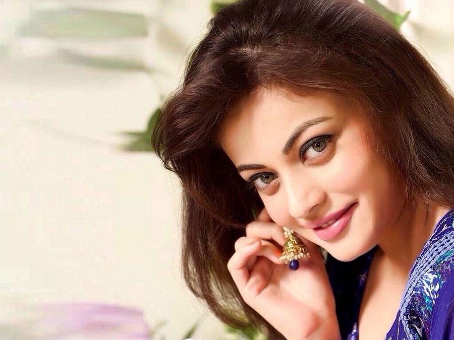 Sneha Ullal Hot & Spicy Photos Are Too Hot To Handle