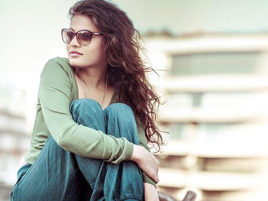 Sneha Ullal Hot & Spicy Photos Are Too Hot To Handle