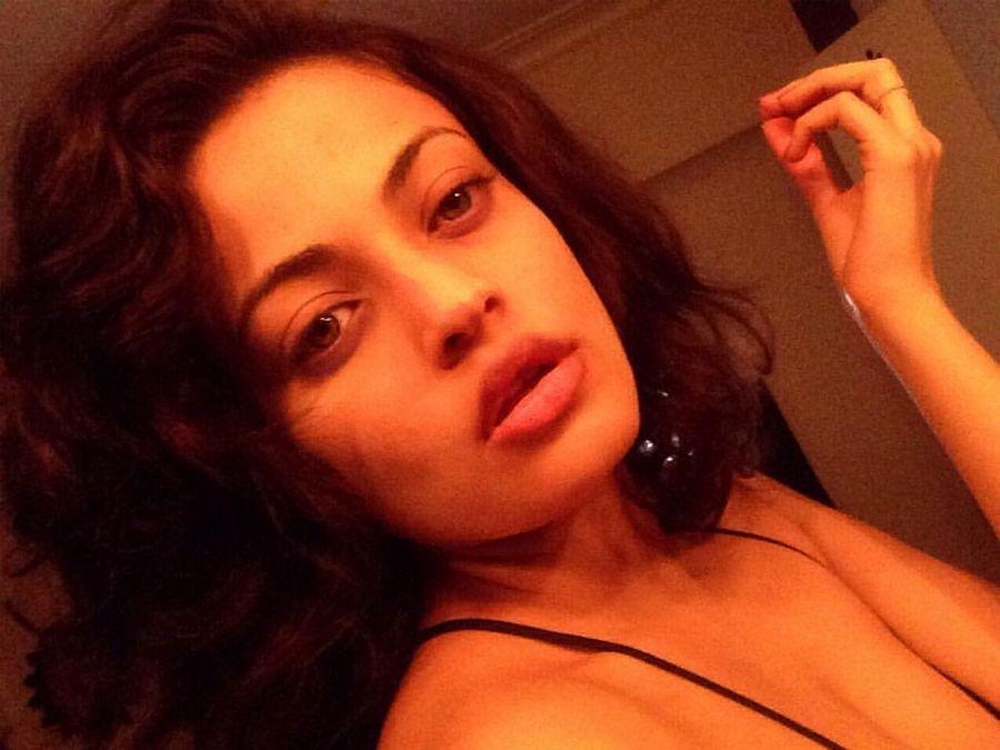 Sneha Ullal Hot & Spicy Photos Are Too Hot To Handle