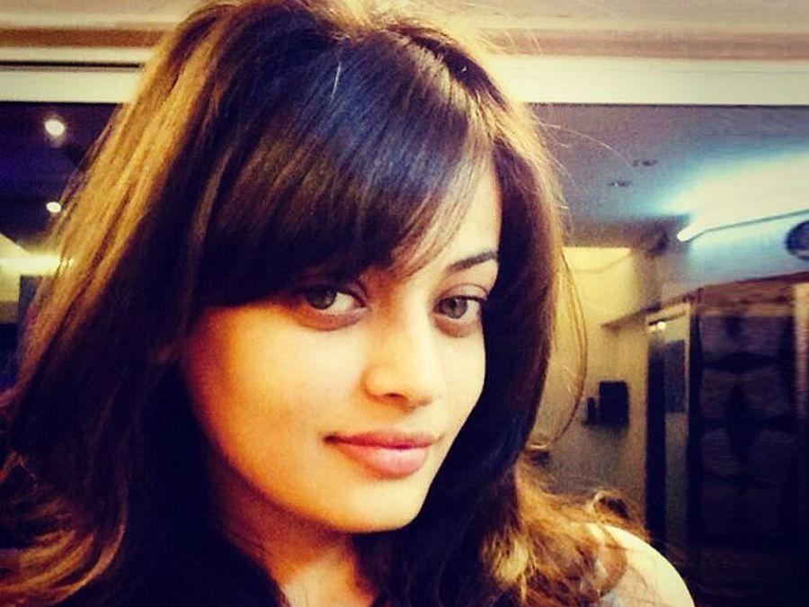 Sneha Ullal Hot & Spicy Photos Are Too Hot To Handle