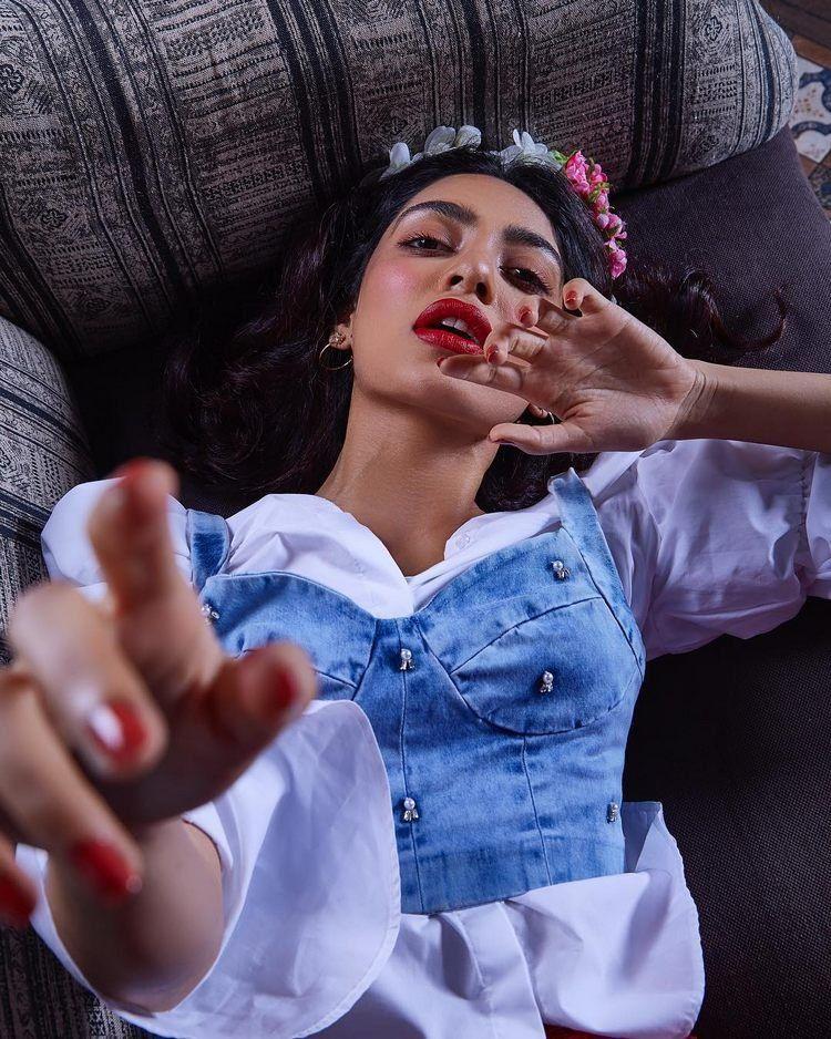 Sobhita Dhulipala sizzles in her latest shoot Photos