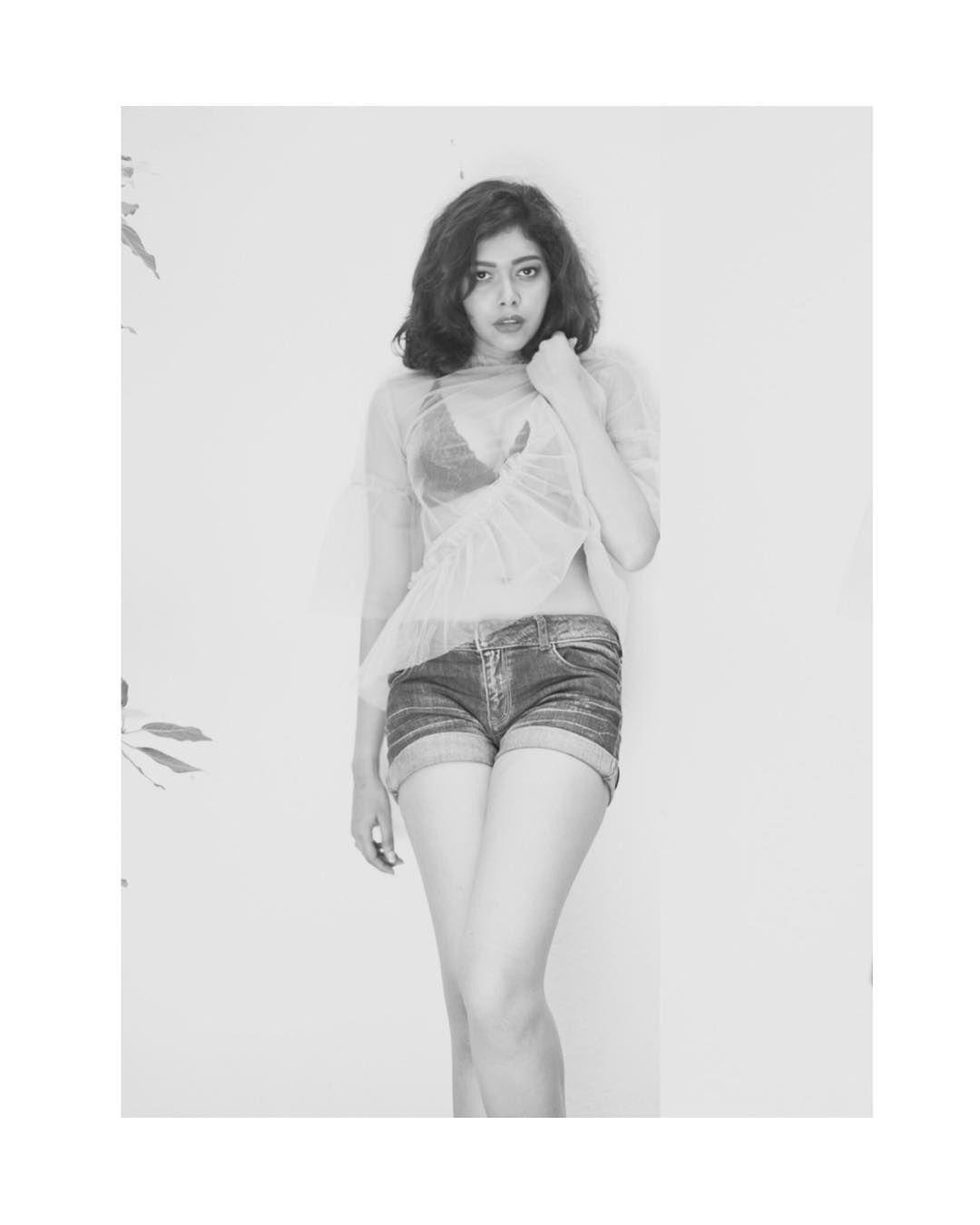 Sona Goldar Never Seen Hot & Spicy Photos Collections!