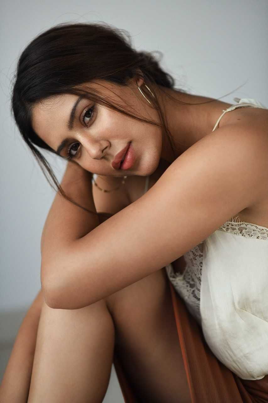 Sonam Bajwa Latest Hot Pictures