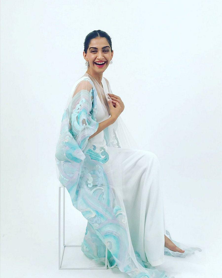 Sonam Kapoor Ultra Hot Photos at Cannes 2017 Day 2