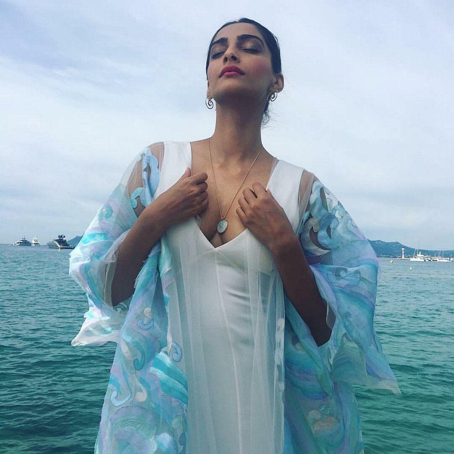 Sonam Kapoor Ultra Hot Photos at Cannes 2017 Day 2