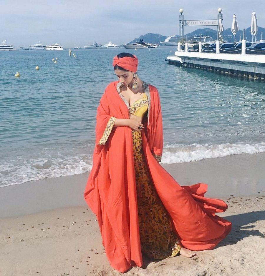 Sonam Kapoor Ultra Hot Photos at Cannes 2017 Day 2