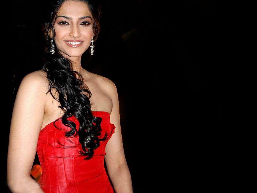 Sonam kapoor Sexy Hot Photos