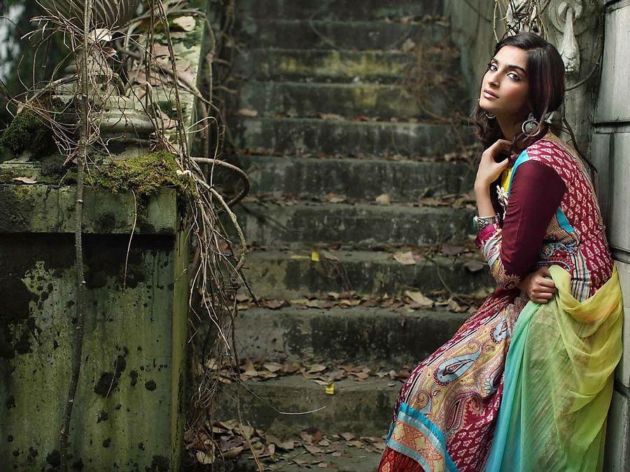 Sonam kapoor Sexy Hot Photos