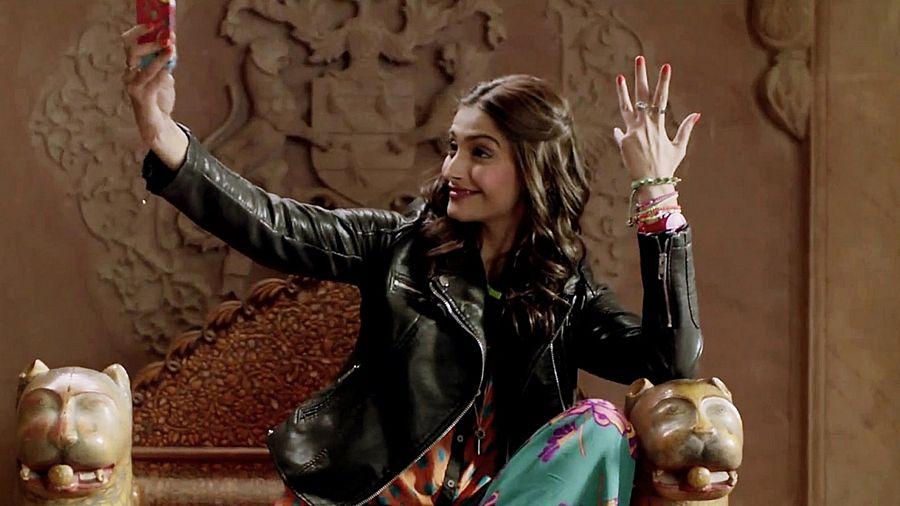 Sonam kapoor Sexy Hot Photos