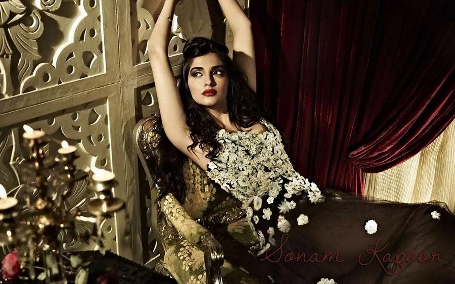 Sonam kapoor Sexy Hot Photos