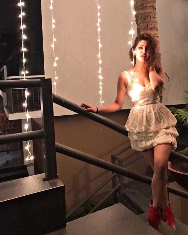Sonarika Bhadoria's Hot Photos are Too Hot to Handle