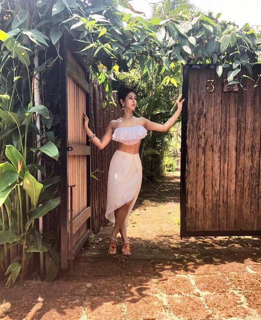 Sonarika Bhadoria's Hot Photos are Too Hot to Handle