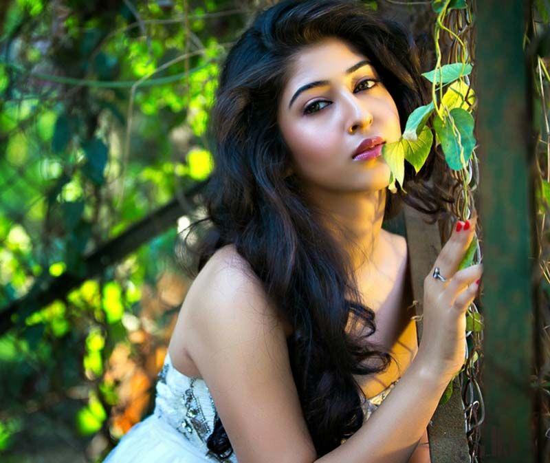 Sonarika Bhadoria's Hot Photos are Too Hot to Handle