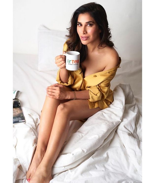 Sophie Choudry Latest Spicy Photos