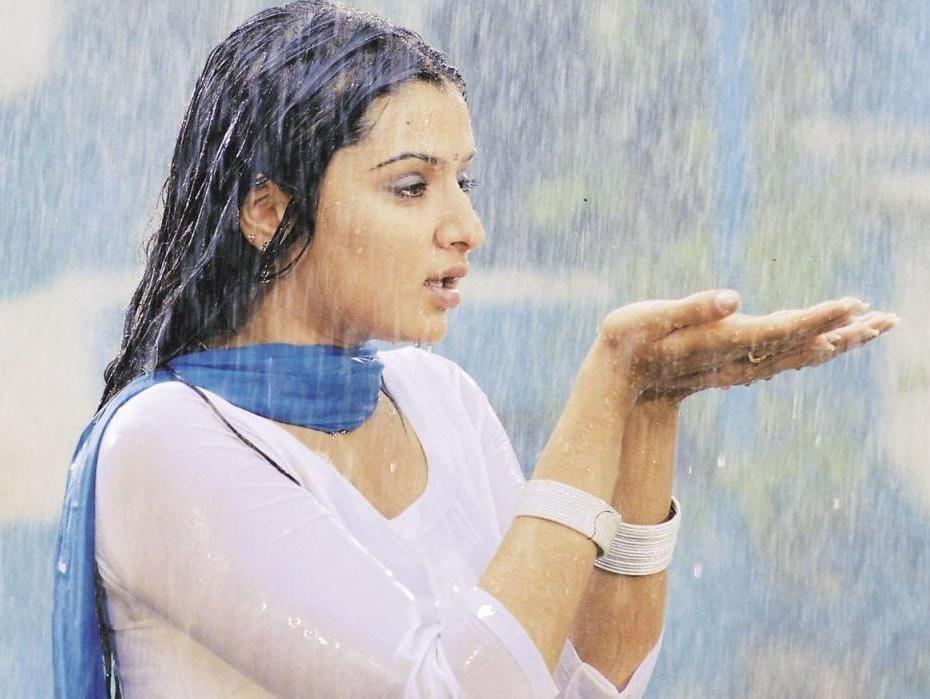 South Indian Actresses In Wet Saree Hot Show Photos Collections